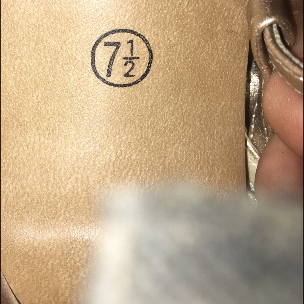Heels - Picture 2 of 2