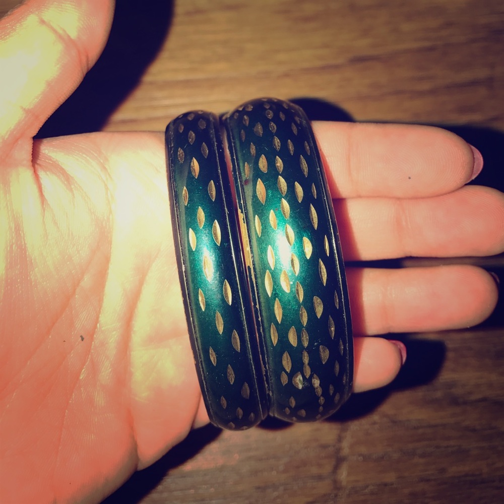 Set of bangles