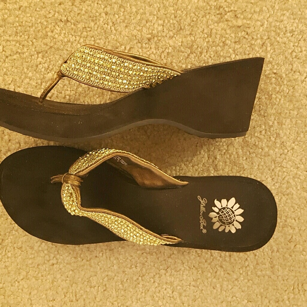 Yellow box embellished sandals