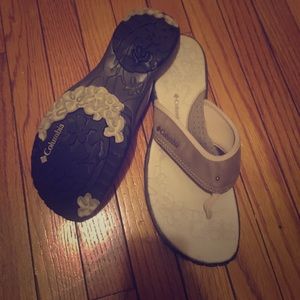 Size 10 nwot Columbia sandals