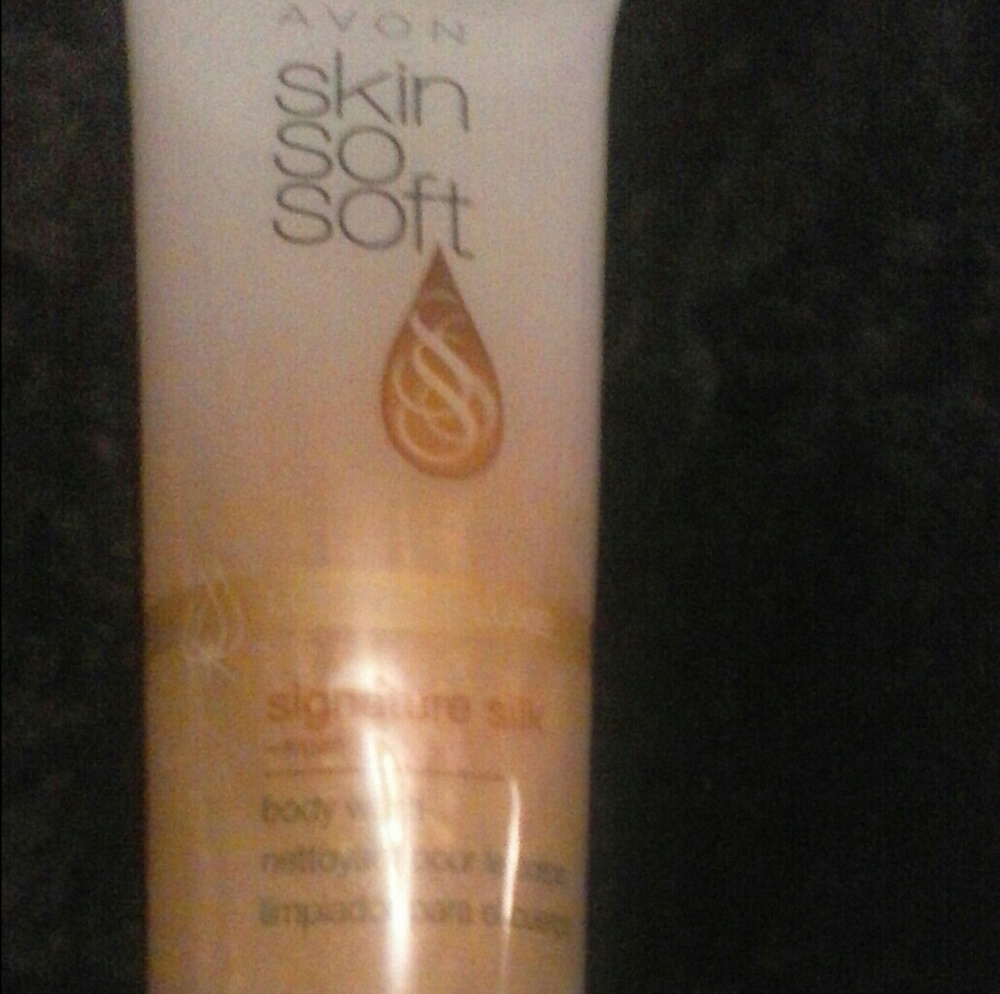 Avon Skin So Soft Signature Silk Body Wash 8.4 fl.