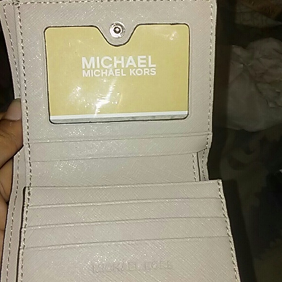 Michael kors wallet - Picture 4 of 6