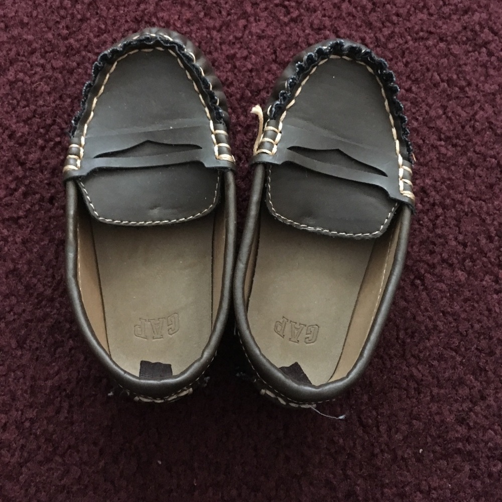 Size 8 brown gap loafers