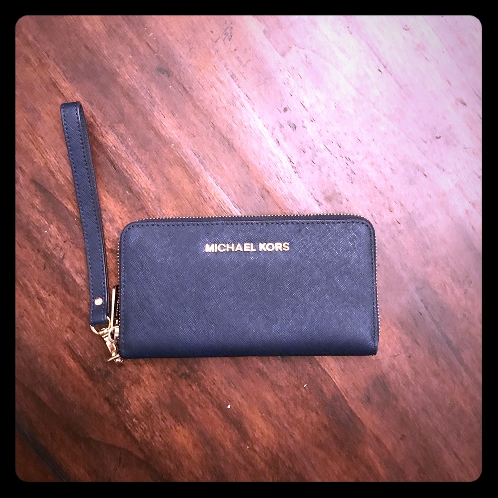 Michael Kors wallet wristlet (navy)