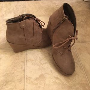 Brown Wedges