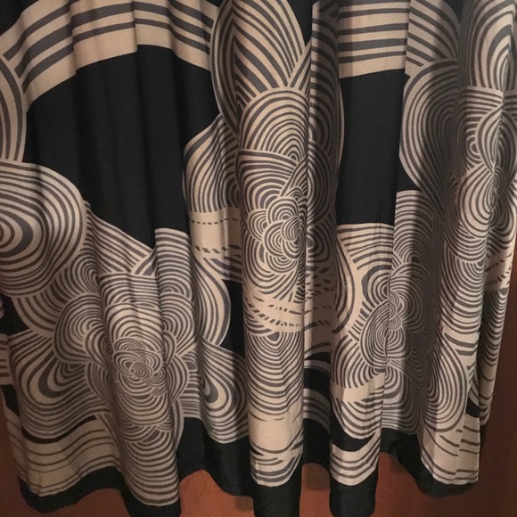 Gorgeous maxi dress 1X - Picture 4 of 6