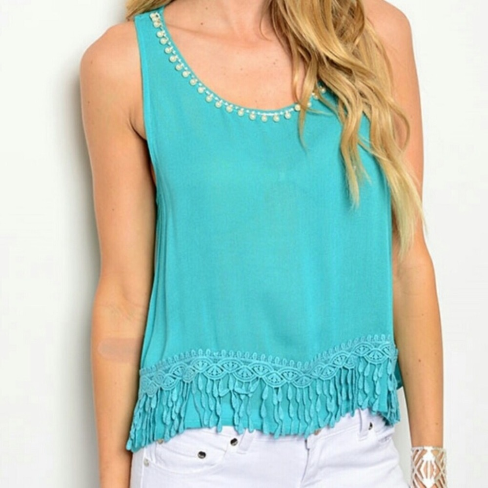 💕SALE! 💕 Turquoise crochet hem tank top.