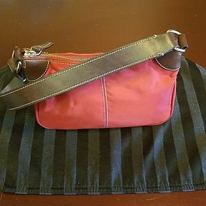 Dooney & Bourke Wayfarer shoulder bag, red