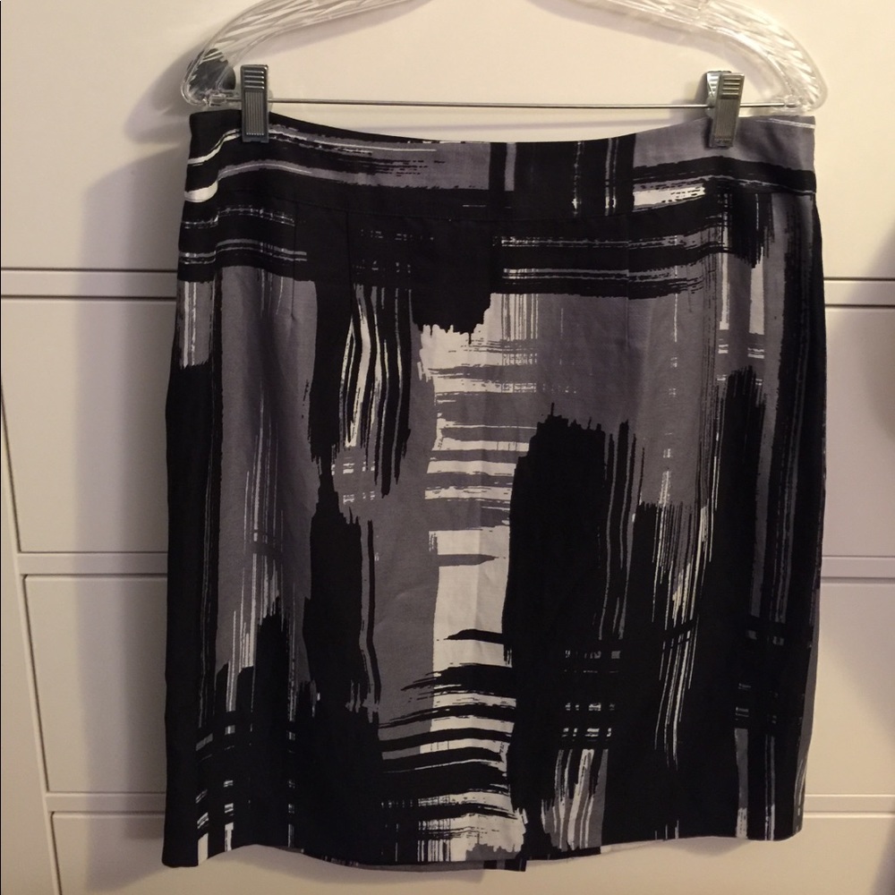Banana Republic Pencil skirt - zip back.  NWOT. Black Friday Sale !!!