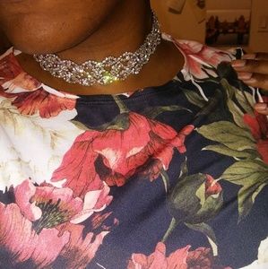 **TRENDY CRYSTAL STAR CHOCKER**