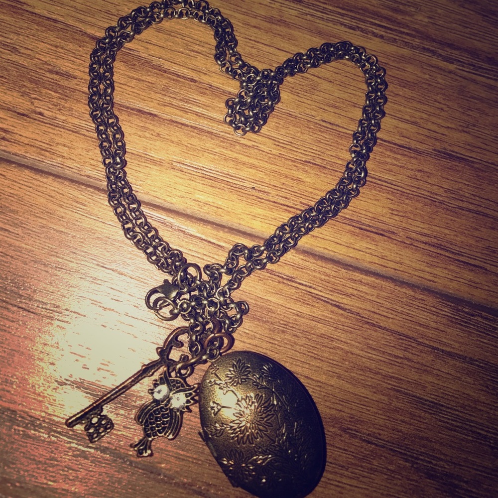 Long necklace