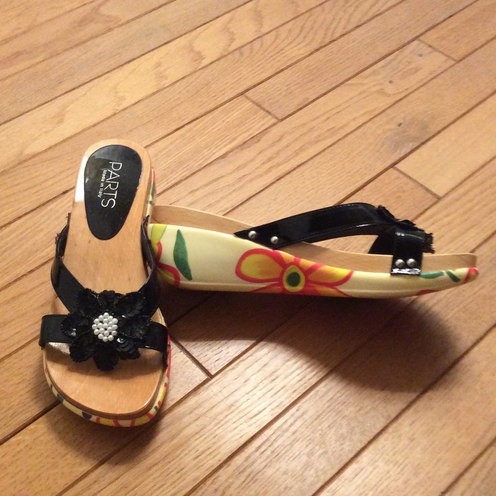 Flower sandal wedge