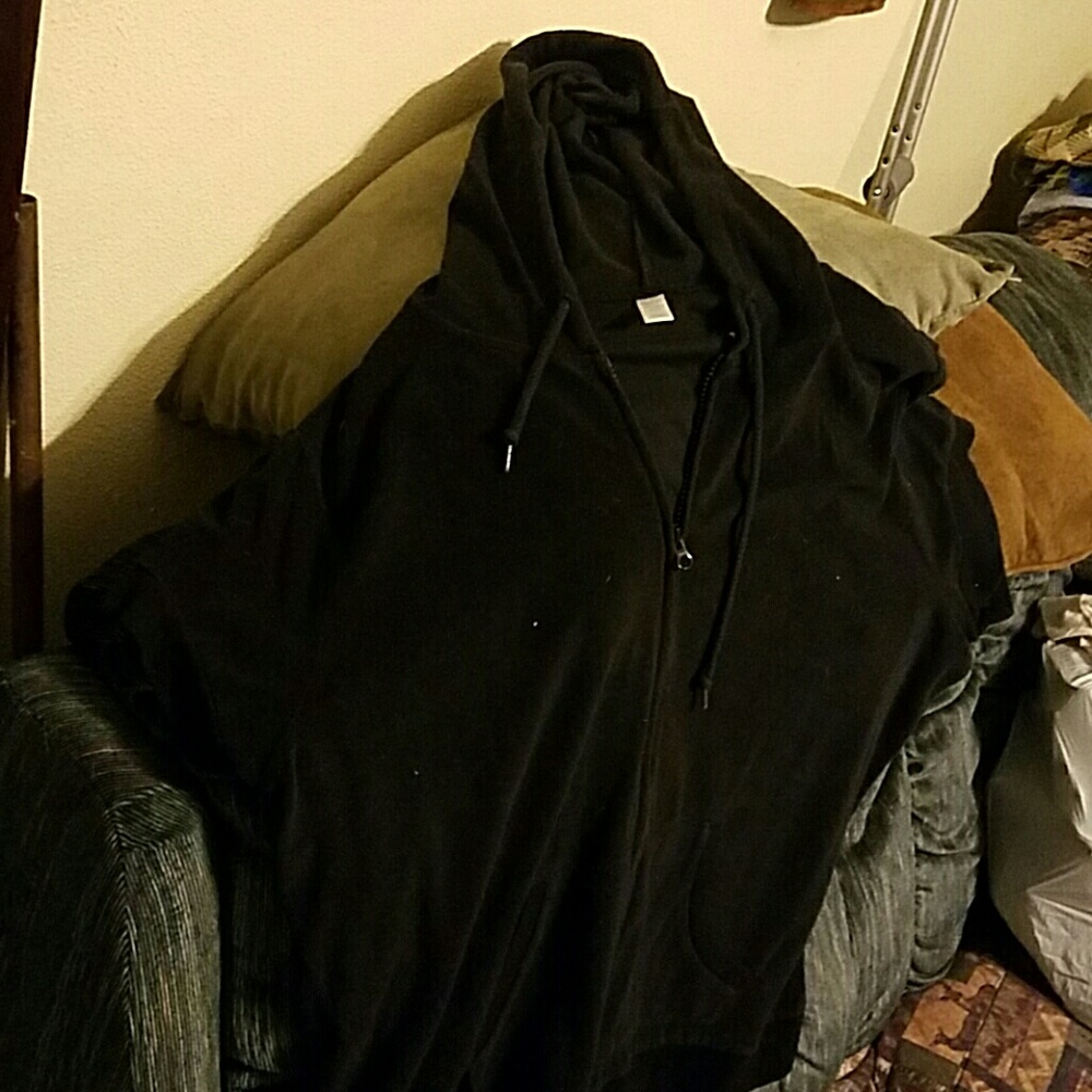Black velour type short sleeve zip hoodie