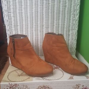 Tan wedge booties 💥3 for $15💥