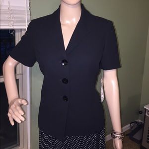 NWT Kasper short sleeve blazer.