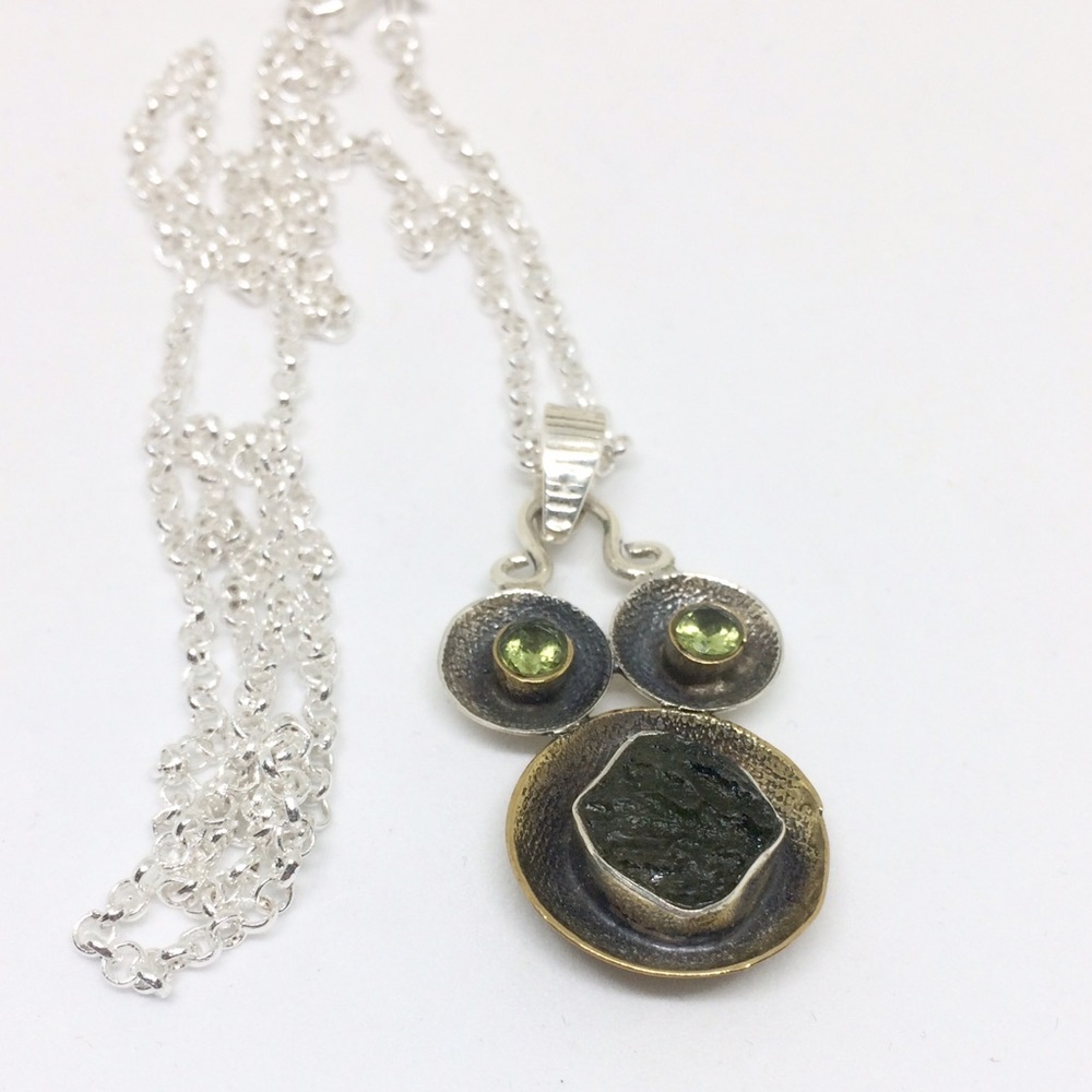 ✳️REAL MOLDAVITE With PERIDOT 🎀SILVER