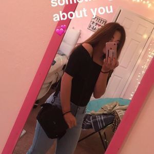 Meet your Posher, Carolina