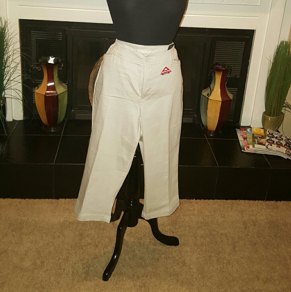 Secretly Slender Capri's