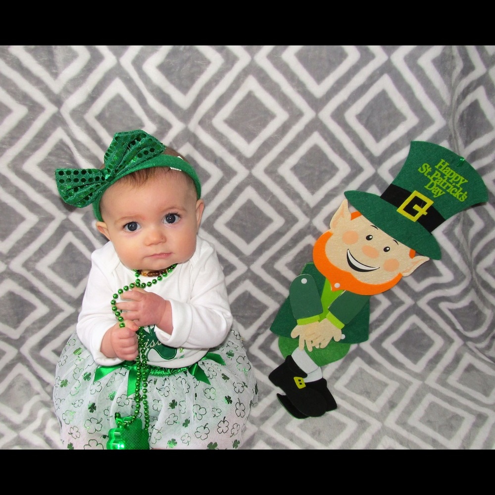White shamrock skirt with green bows