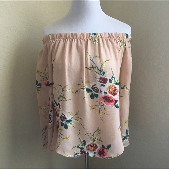 SUMMER SALE 🌴blush off the shoulder top - Picture 3 of 4