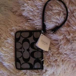 Coach skinny wristlet F49537