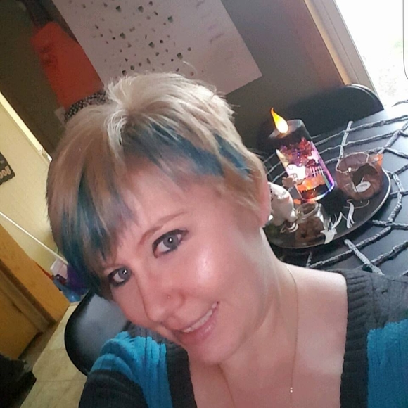 Meet your Posher, Lizzy - Picture 1 of 1