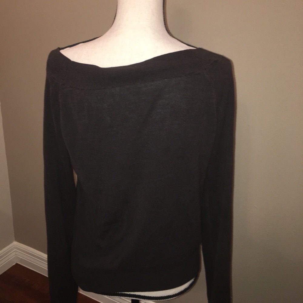 Pre-owned women's sweater