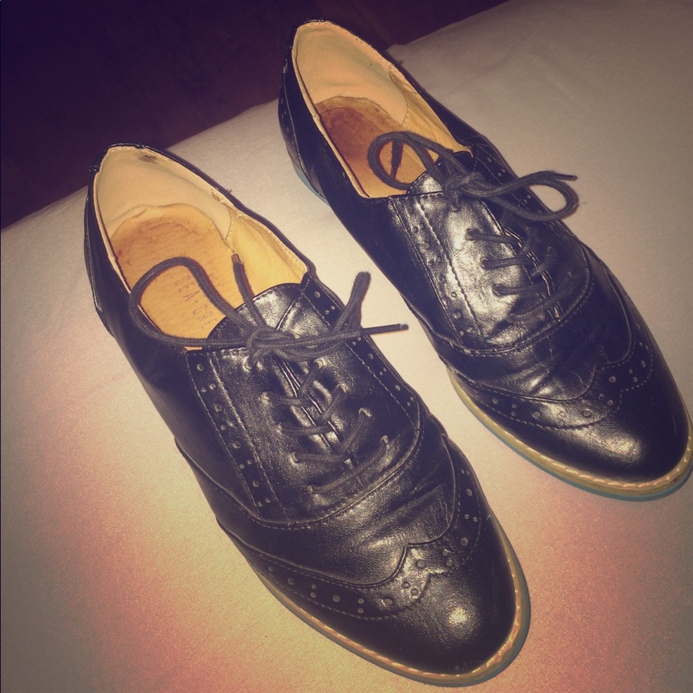 Chelsea Crew Black Leather Oxfords