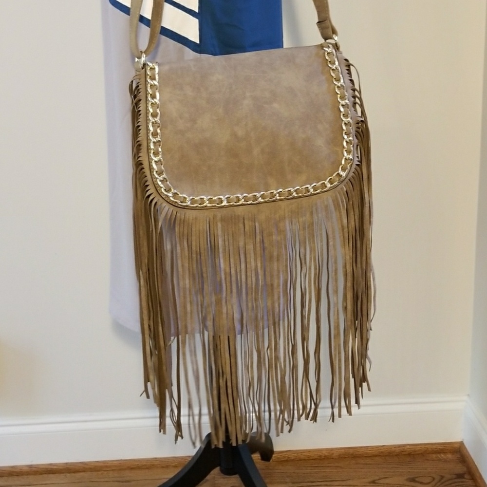 Fringe crossbody bag with chain detail