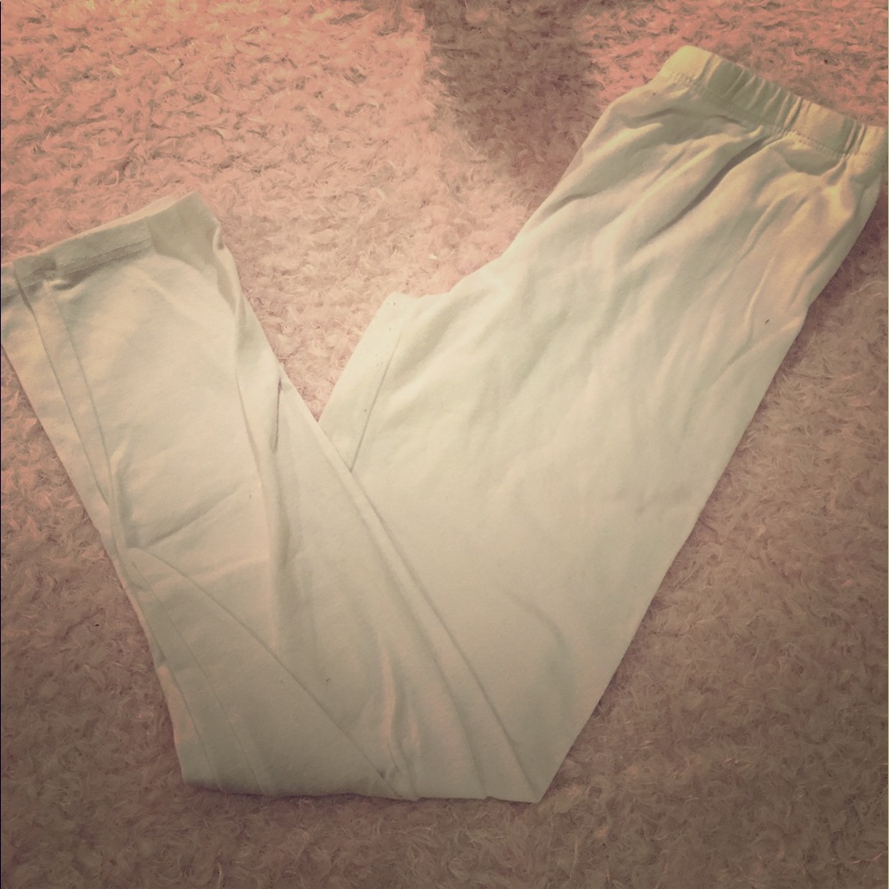 Clean white leggings in great condition