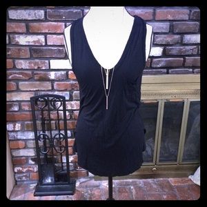 Black scoop neck tank