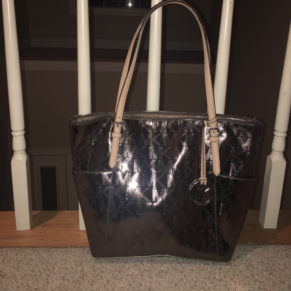 AUTHENTIC Michael Kors Metallic Purse & wallet ✨🎀