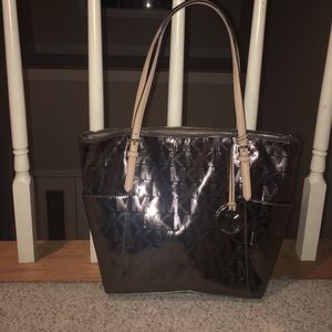 AUTHENTIC Michael Kors Metallic Purse & wallet ✨🎀