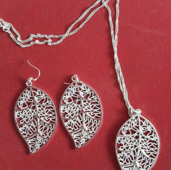 5 ⭐ rated Sterling silver jewelry set - Picture 2 of 4