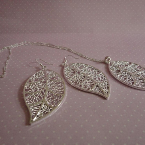 5 ⭐ rated Sterling silver jewelry set - Picture 4 of 4