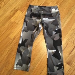 Capri workout leggings
