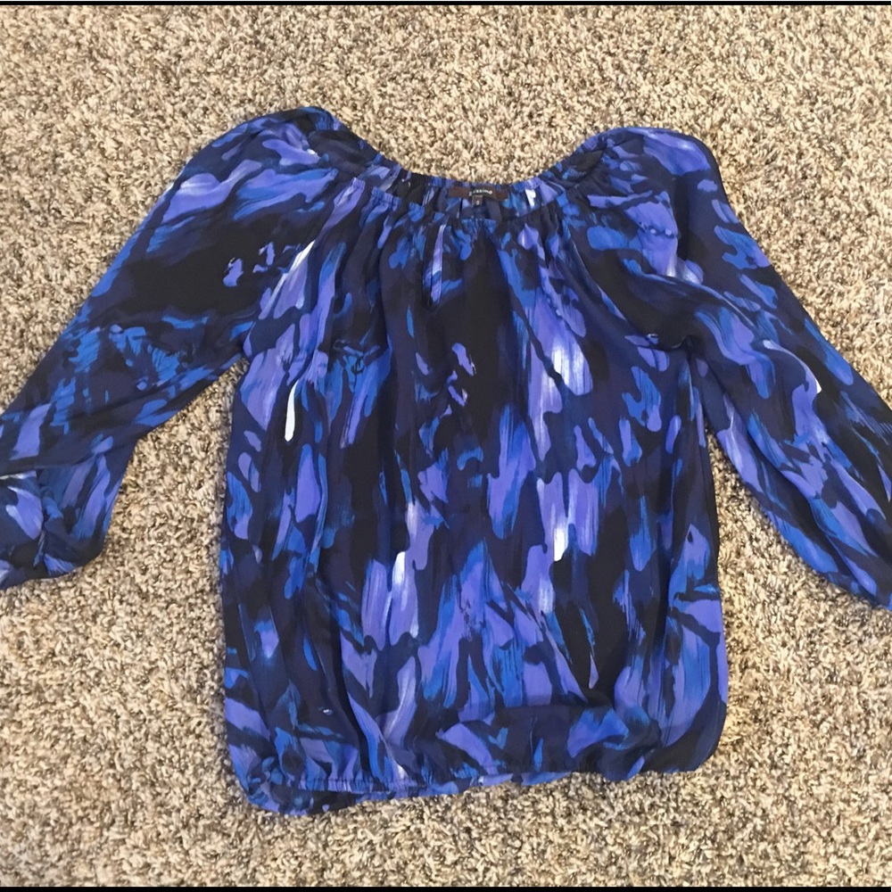 Gorgeous flowy blue top women's small