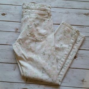 NWOT GAP Super Skinny White Floral Jeans