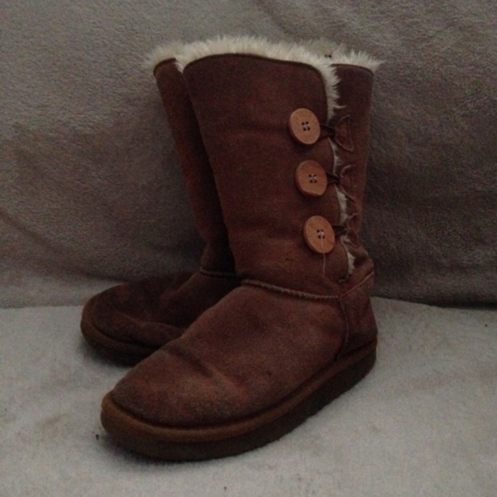 Chestnut uggs