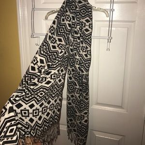 Black and cream scarf