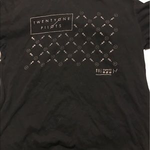 Twenty one pilots tee shirt