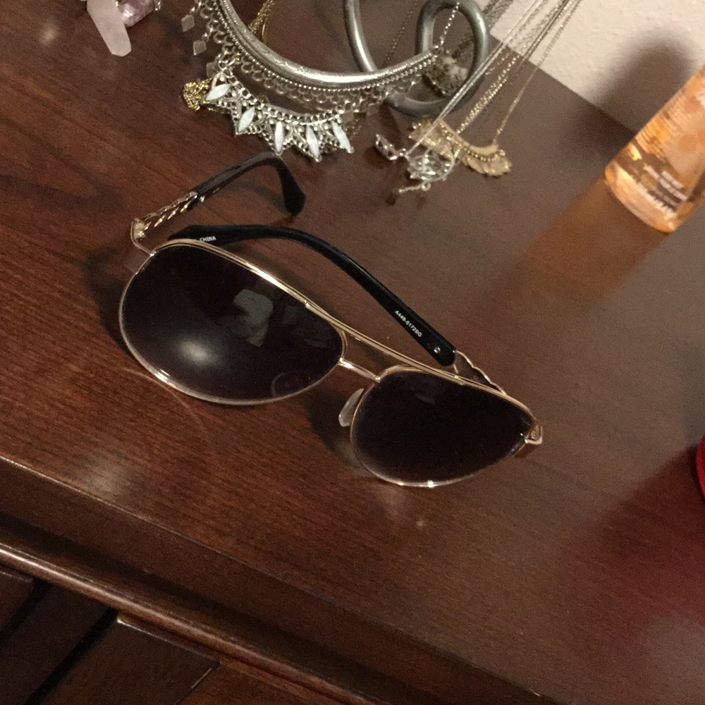 Sunglasses - Picture 3 of 3