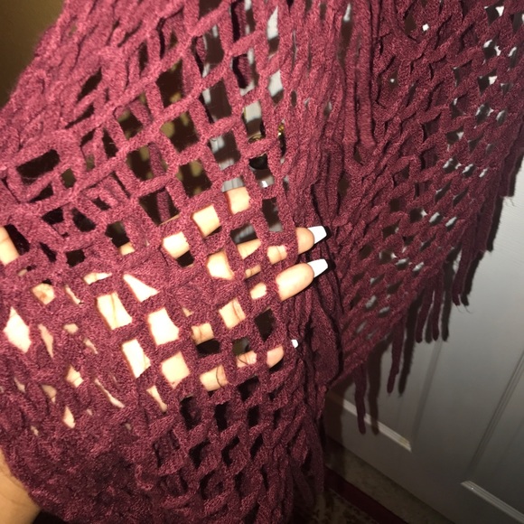 Burgundy scarf - Picture 2 of 2