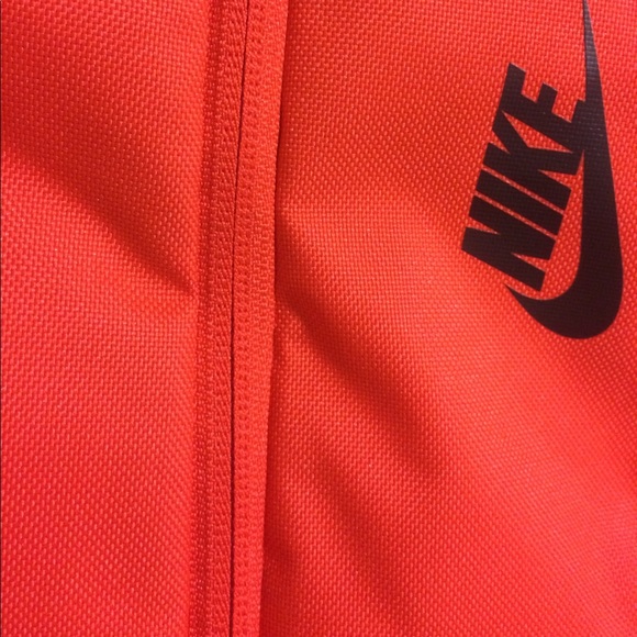 NIKE CLASSIC NORTH SOLID RUCKSACK ORANGE RED - Picture 3 of 3