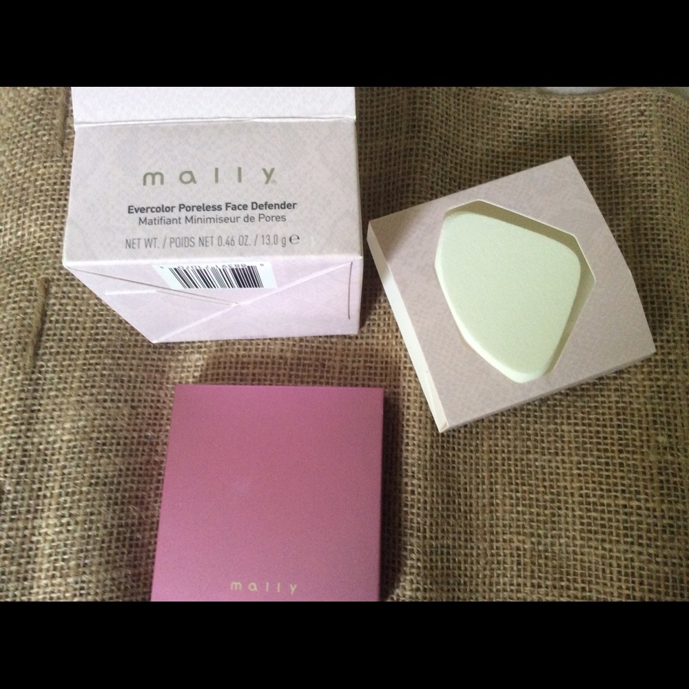 Mally Evercolor Poreless Face Defender