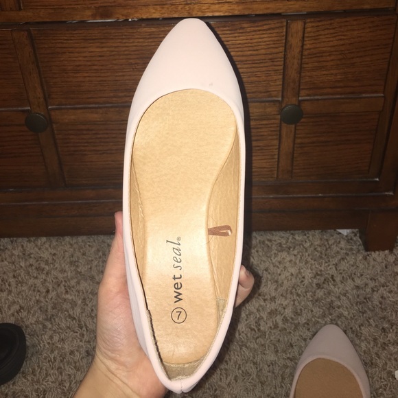 Flats - Picture 3 of 3