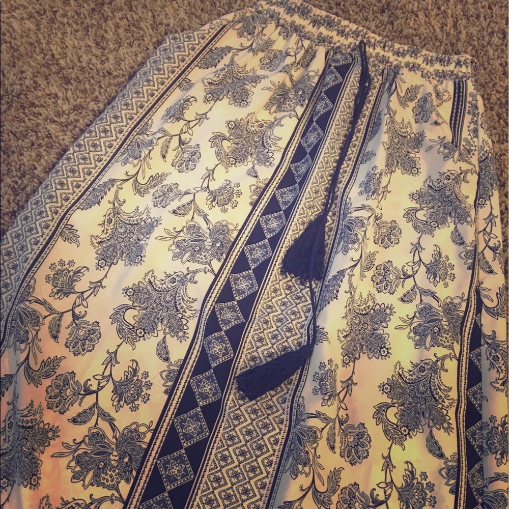 Long navy and white skirt size small