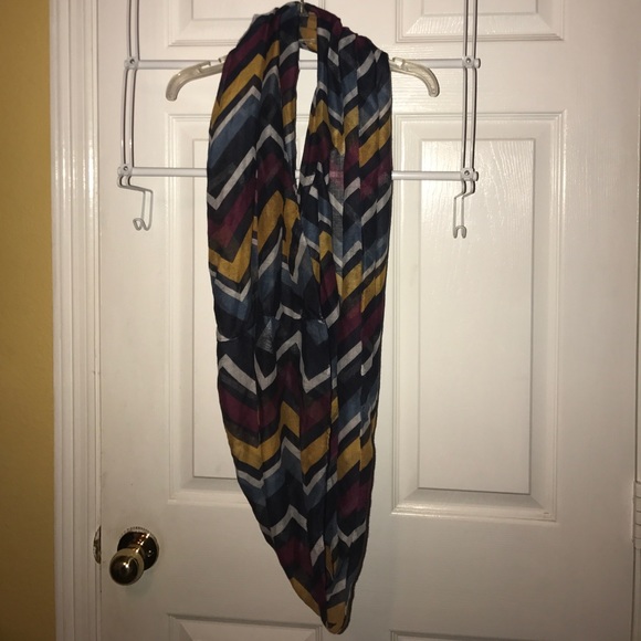 Multi color scarf - Picture 1 of 2