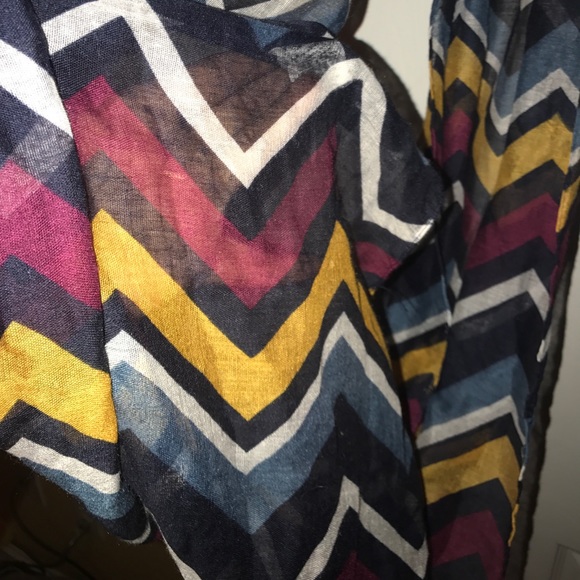 Multi color scarf - Picture 2 of 2