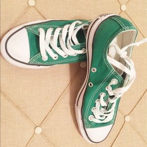 Green Converse Size 7